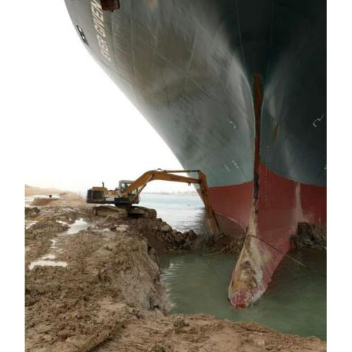 Graafmachine Reïnkarneer die "Brandkaptein" om die groot skip op die Suezkanaal te red